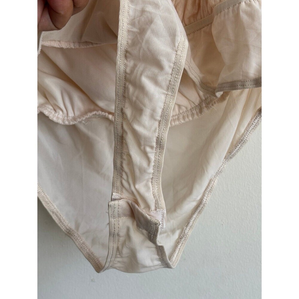 Lulu’s Bodysuit - Picture 7 of 9